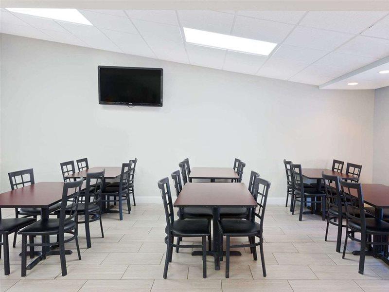 Rodeway Inn Charlotte Airport Area Екстериор снимка