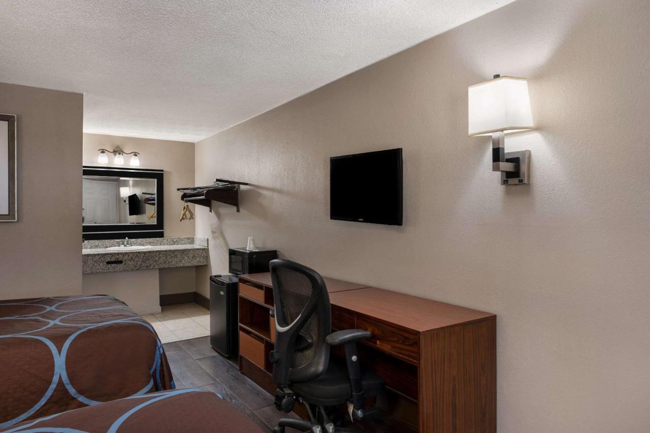 Rodeway Inn Charlotte Airport Area Екстериор снимка